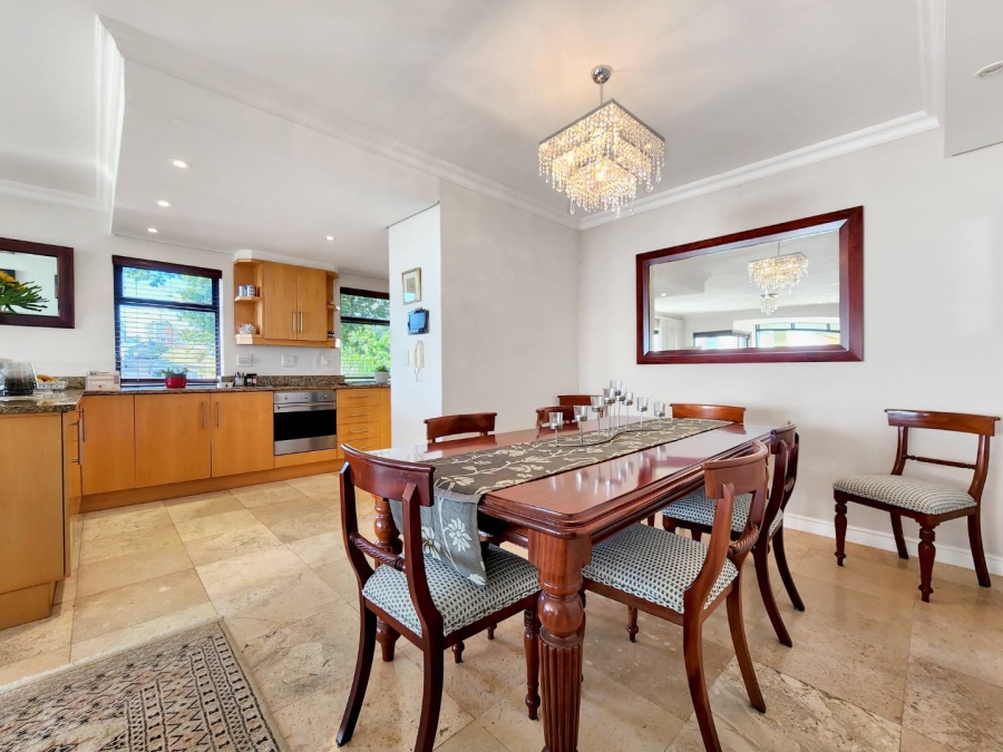 3 Bedroom Property for Sale in Sea Point Western Cape